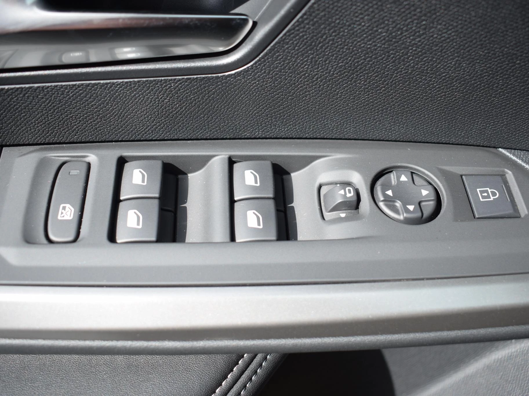 Hoofdafbeelding Peugeot e-3008