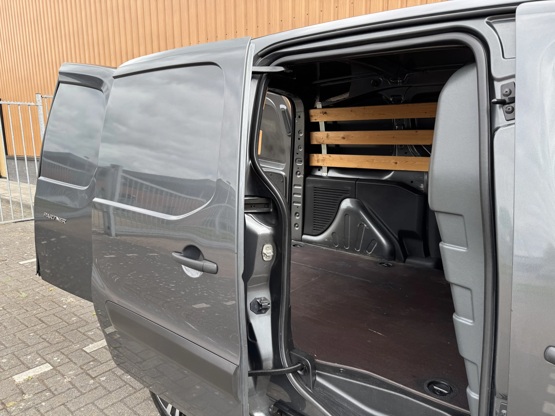 Hoofdafbeelding Peugeot Partner