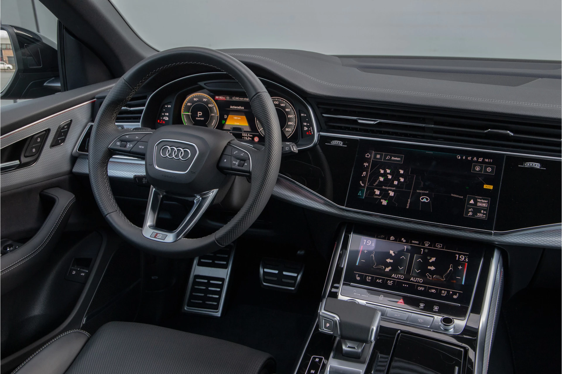 Hoofdafbeelding Audi Q8