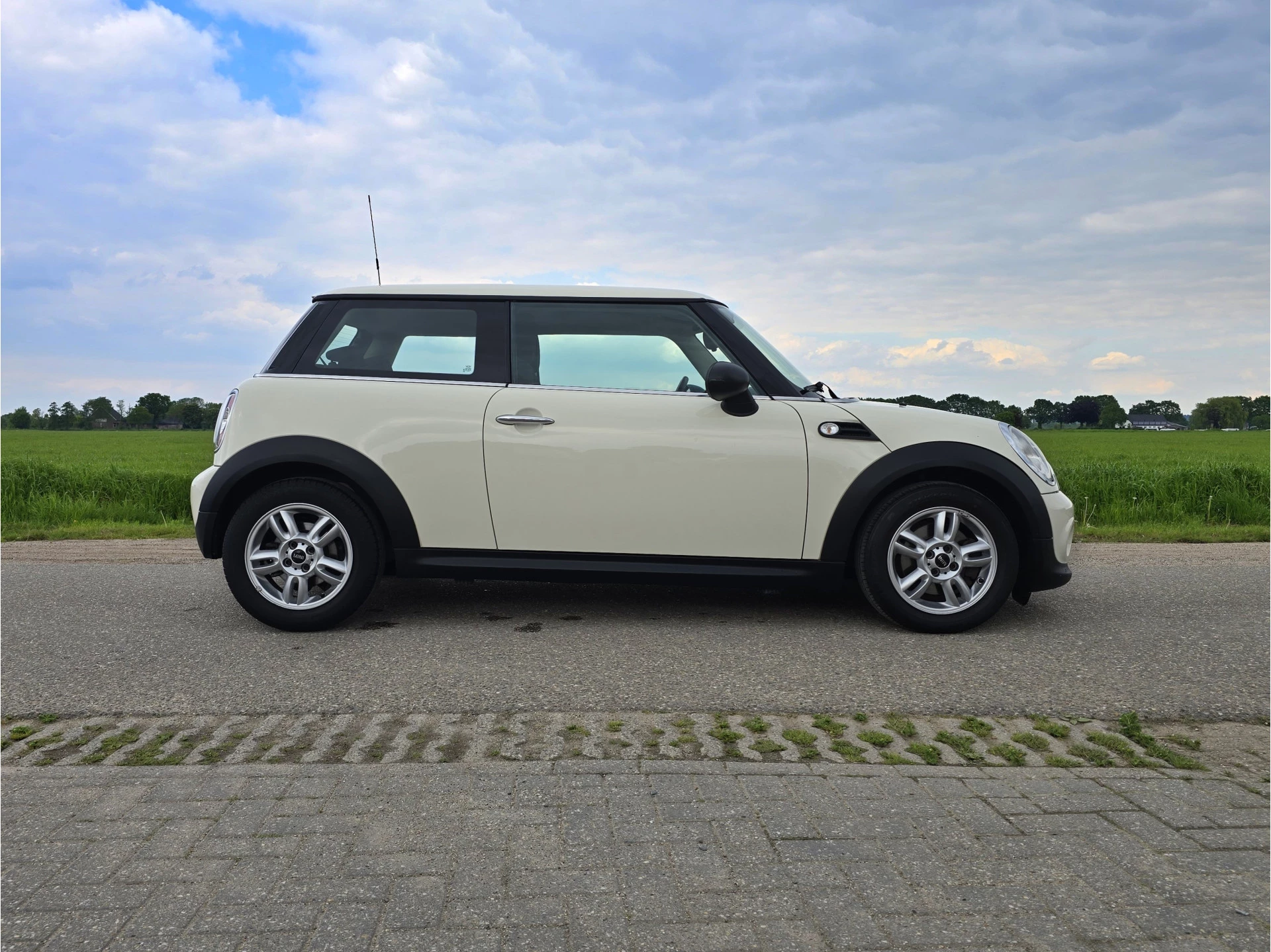 Hoofdafbeelding MINI One