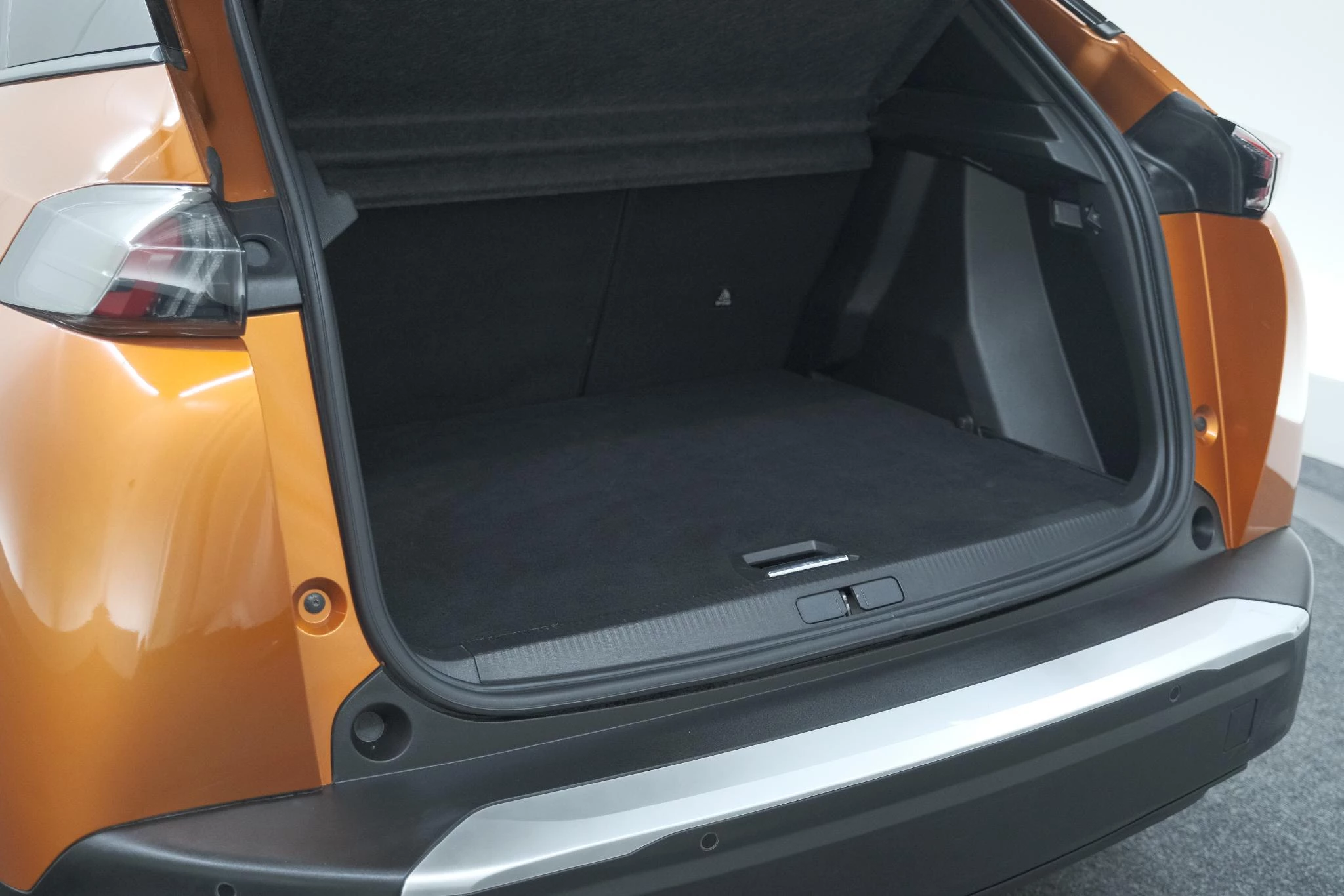 Hoofdafbeelding Peugeot e-2008