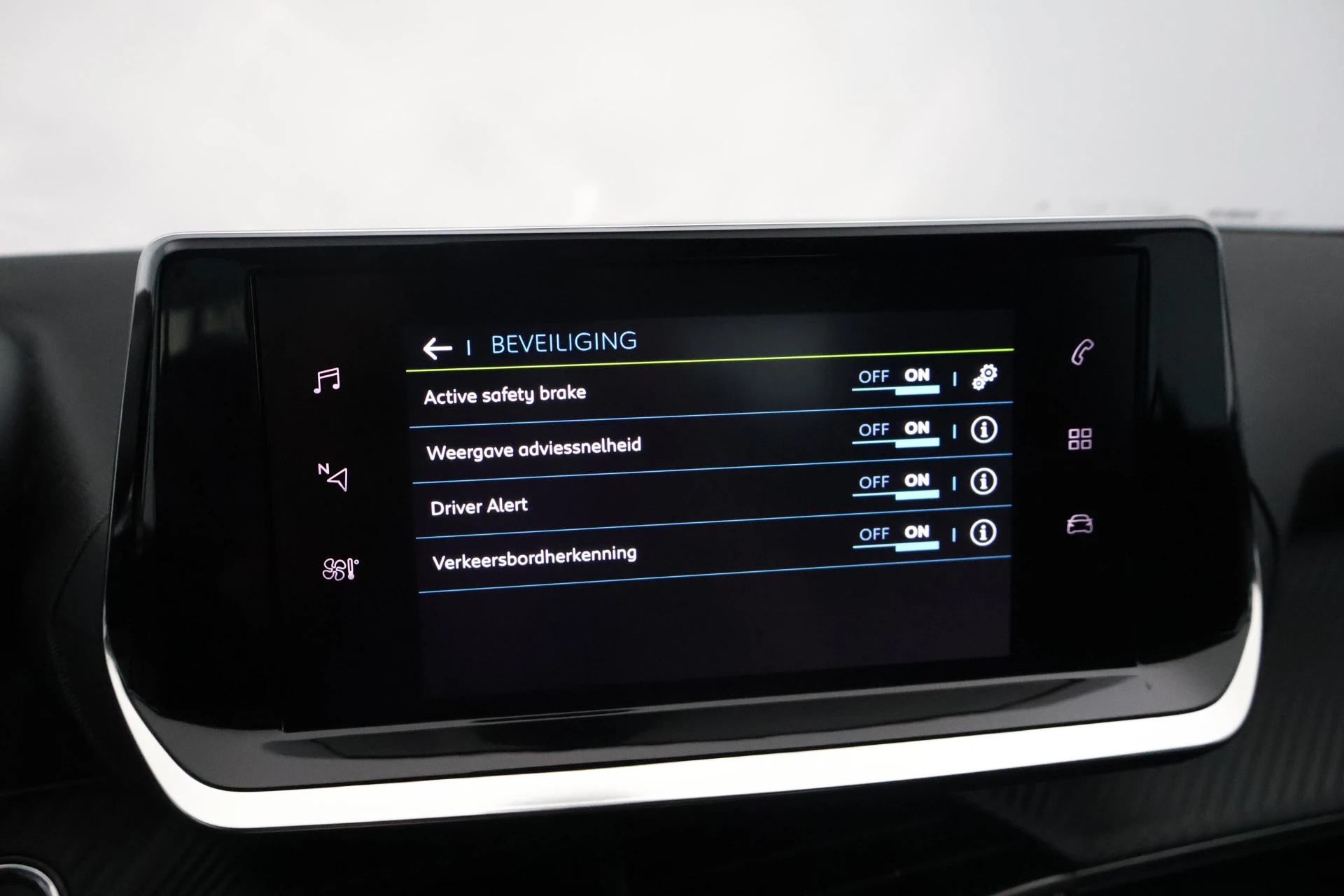 Hoofdafbeelding Peugeot e-208