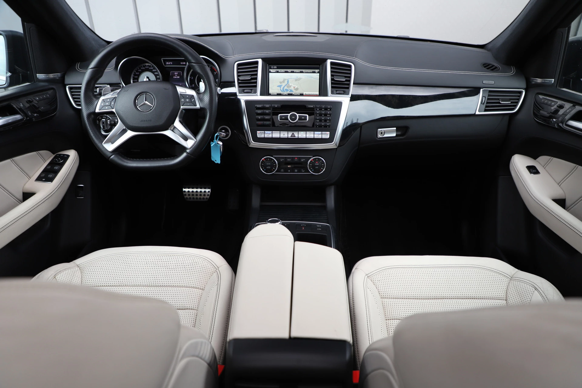 Hoofdafbeelding Mercedes-Benz M-Klasse