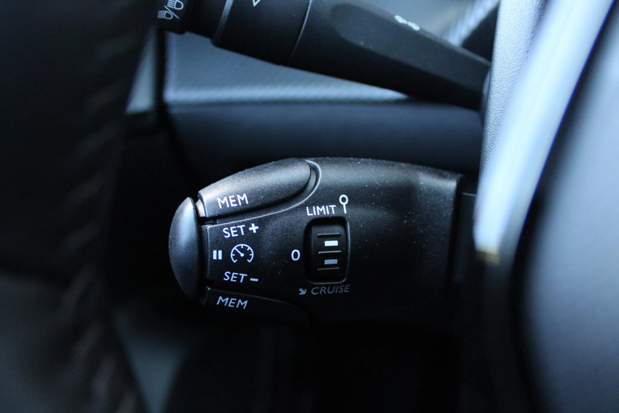 Hoofdafbeelding Peugeot e-2008
