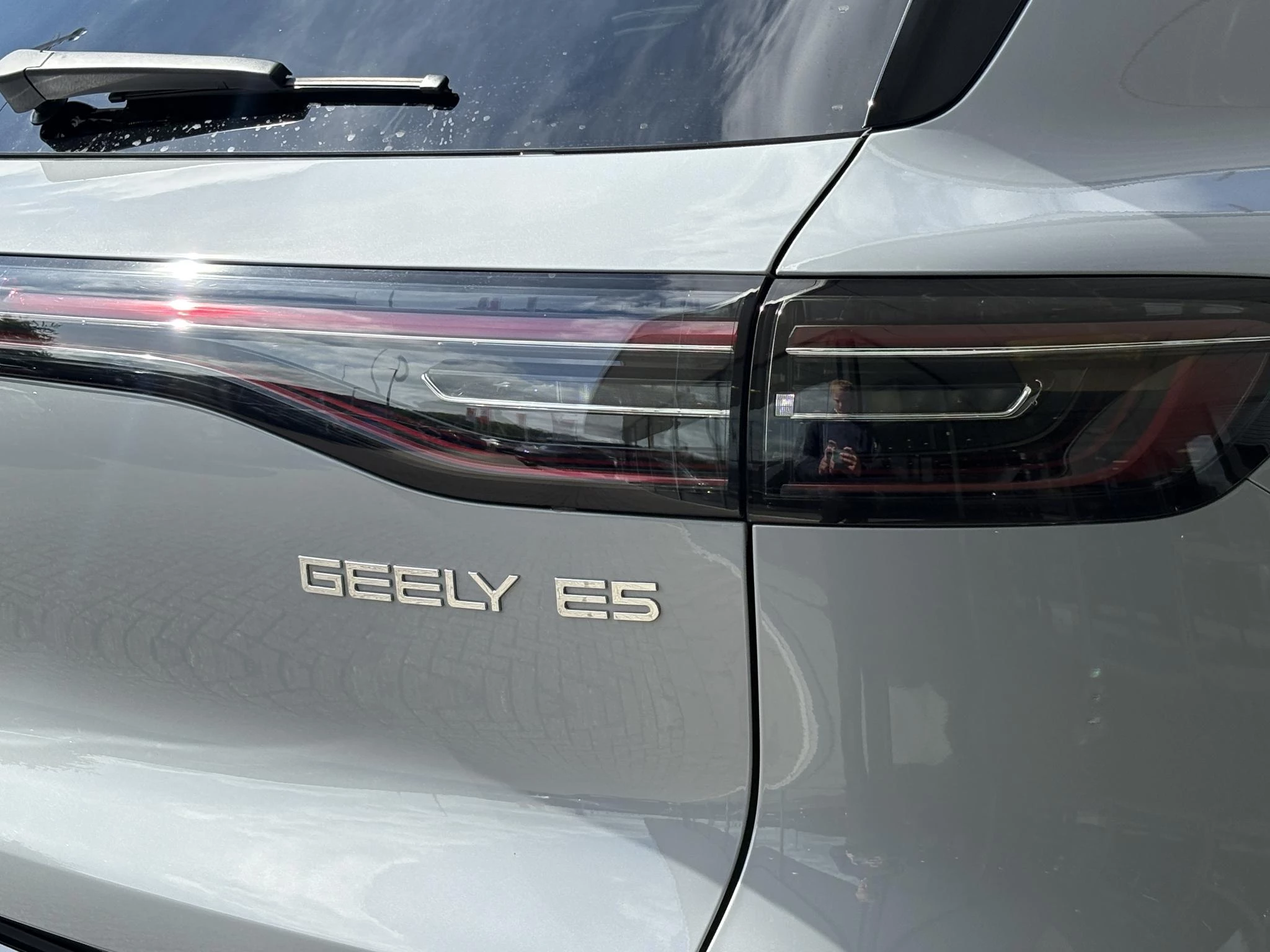 Hoofdafbeelding Geely E5
