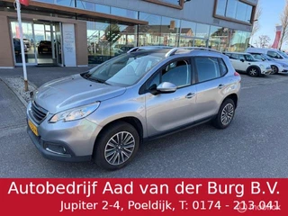 Peugeot 2008 1.2 110pk  Active  Navigatie , Panorama dak , Airco , Trekhaak ,  Electr ramen  Ruime station model 1.270 kg trek gewicht !