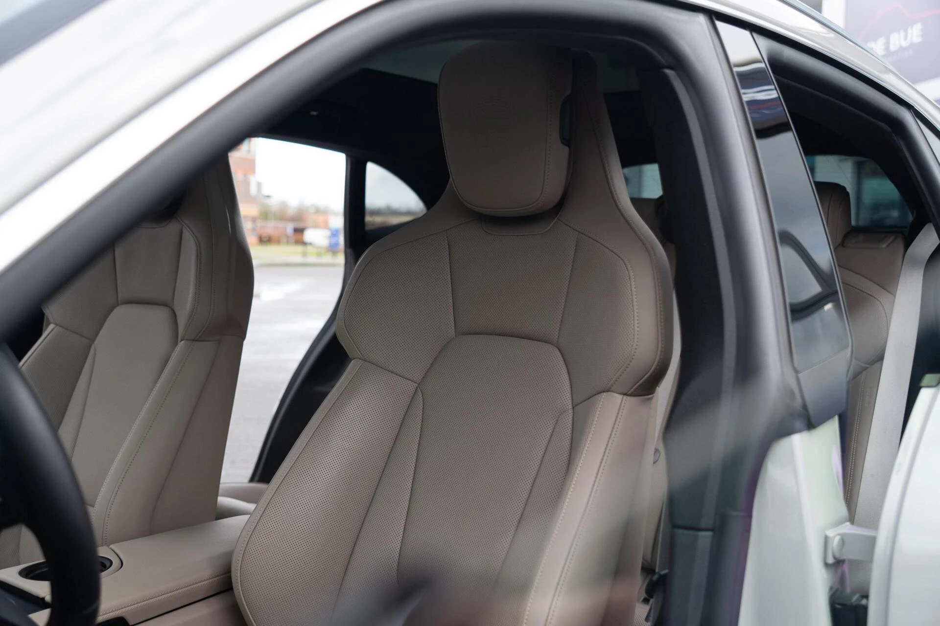 Hoofdafbeelding Porsche Taycan