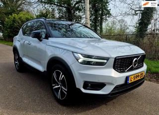 Volvo XC40 1.5 T3 R-Design / panoramadak
