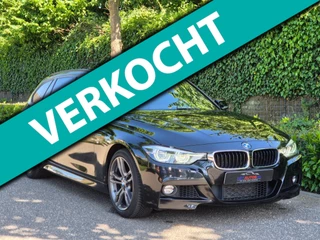 Hoofdafbeelding BMW 3 Serie BMW 3-serie Touring 318i M Sport Pano Apple CarPlat Elk. Trekhaak 19inch NAP Rijklaar Garantie Zwart