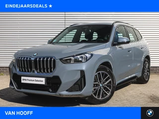 BMW X1 sDrive20i High Executive M Sport Automaat / Trekhaak / Sportstoelen / Stoelverwarming / Adaptieve LED / Parking Assistant Plus / Head-Up / Live Cockpit Professional / Harman Kardon