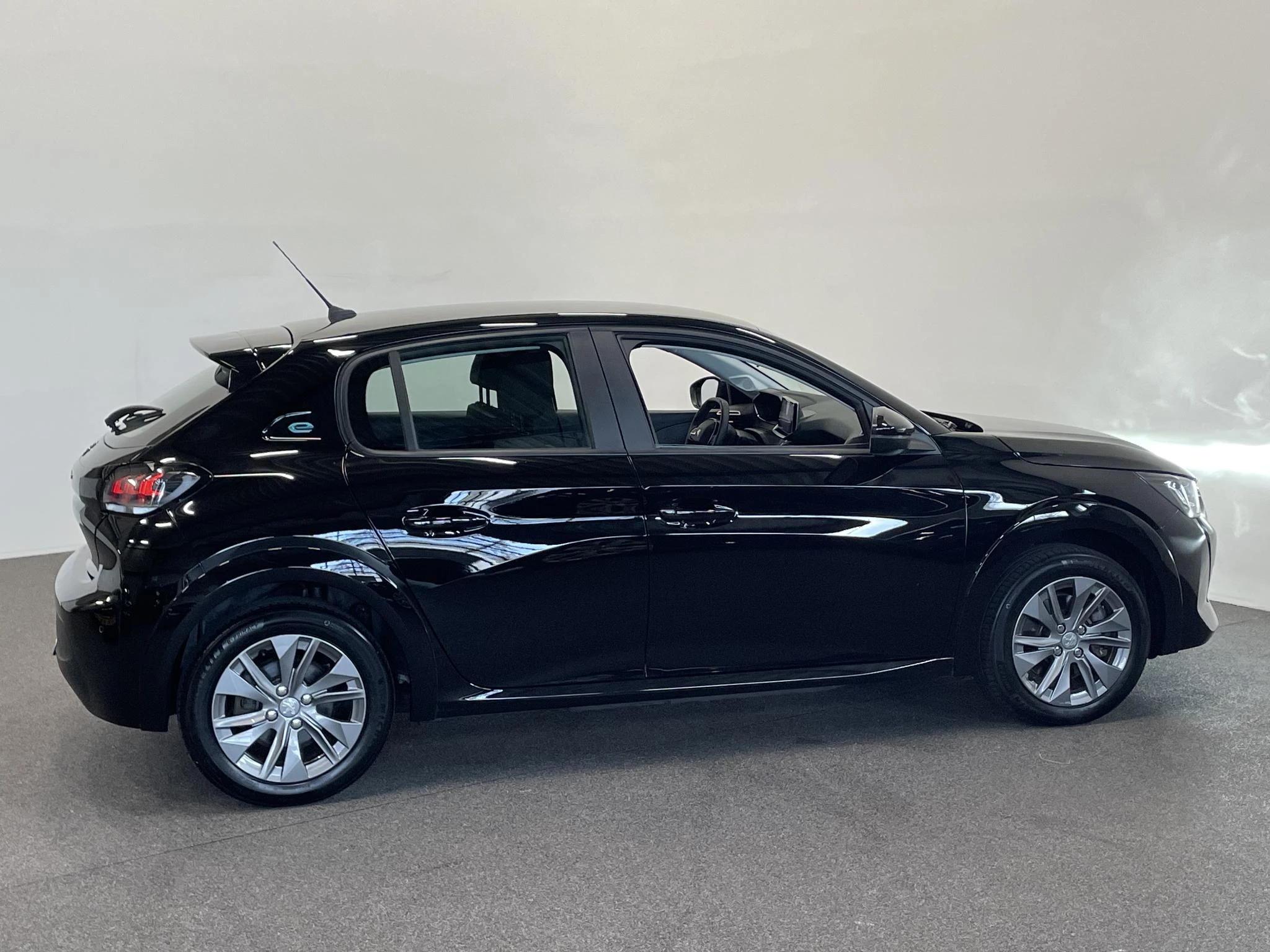 Hoofdafbeelding Peugeot e-208