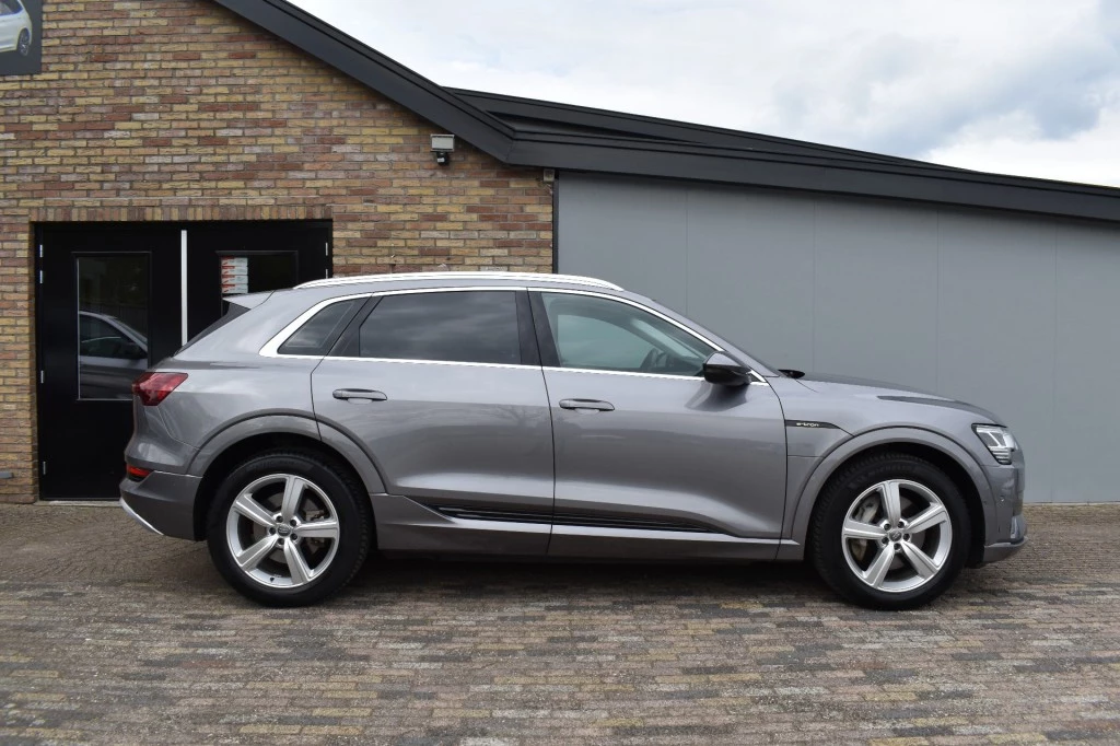 Hoofdafbeelding Audi e-tron