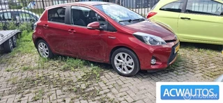 Hoofdafbeelding Toyota Yaris Toyota Yaris 1.5 Full Hybrid Dynamic ( schade)