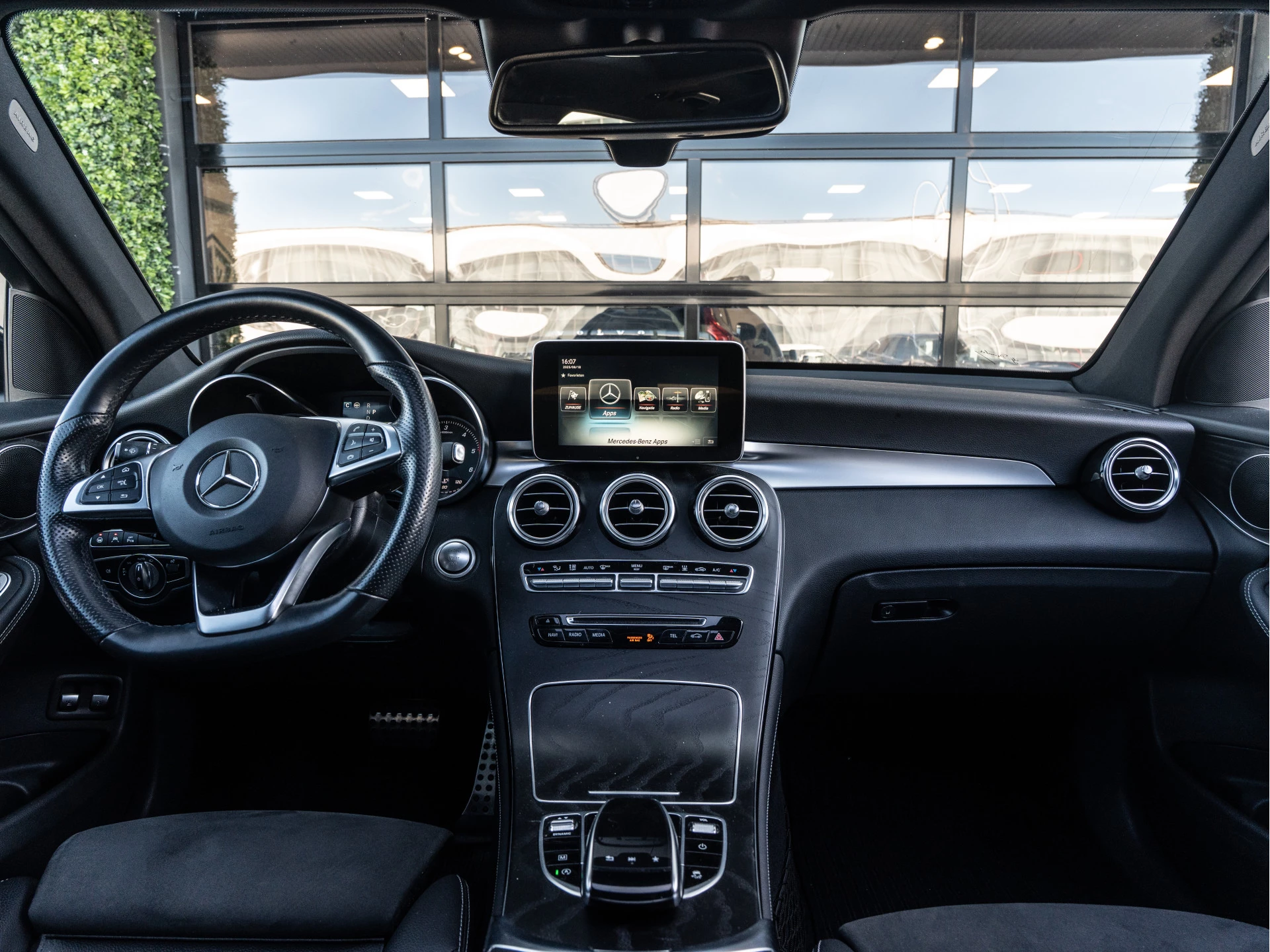Hoofdafbeelding Mercedes-Benz GLC