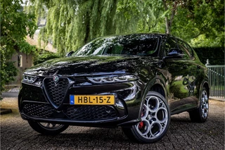 Hoofdafbeelding Alfa Romeo Tonale Alfa Romeo Tonale 1.3T PHEV 280 PK Veloce AWD 20" Technology Pack Adaptive Cruise 360 Camera