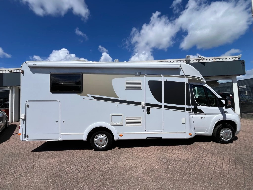 Hoofdafbeelding Carado T 447 Enkele Bedden Hefbed