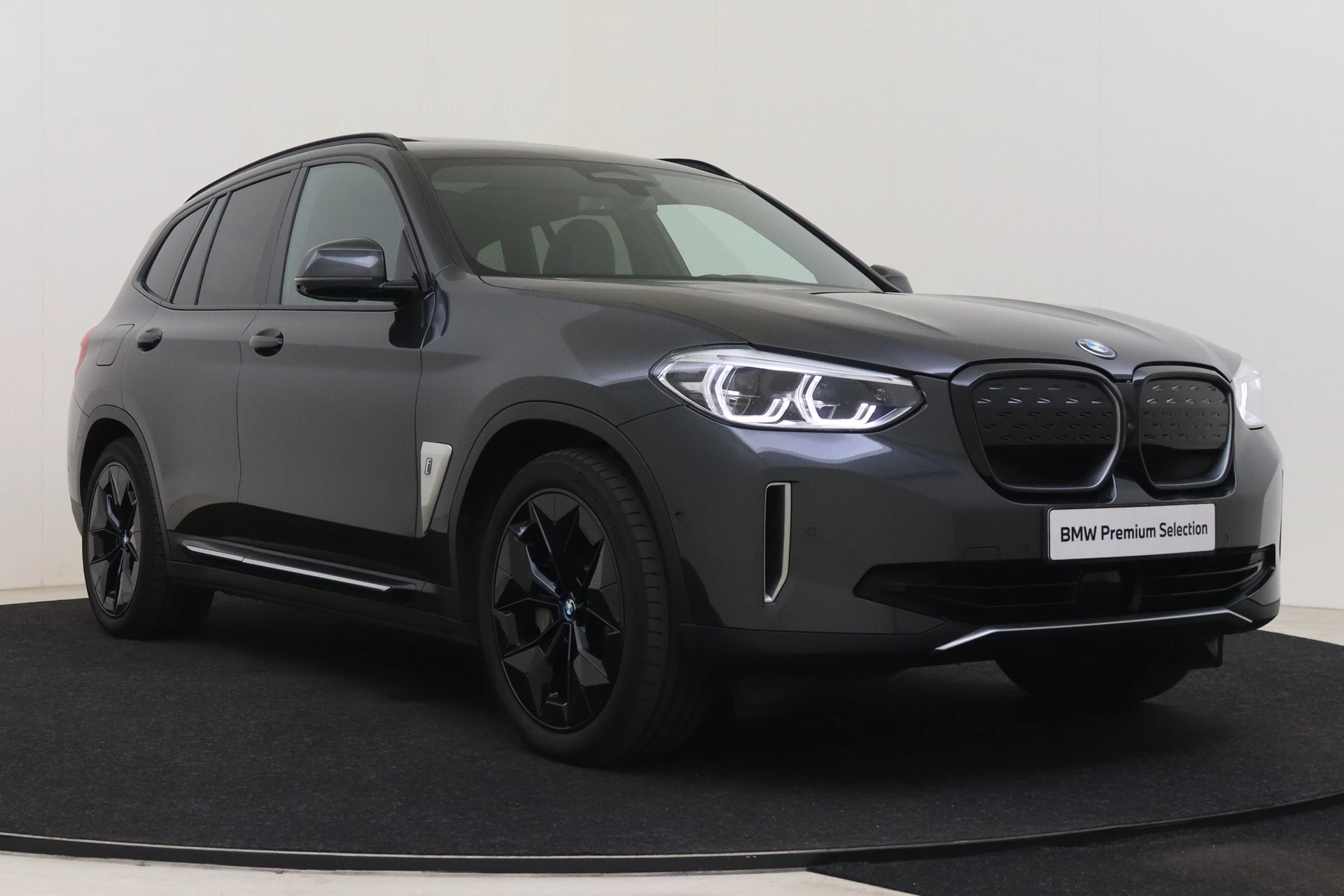 Hoofdafbeelding BMW iX3