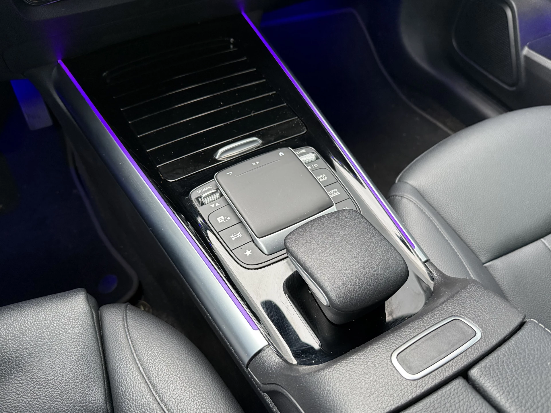 Hoofdafbeelding Mercedes-Benz EQA