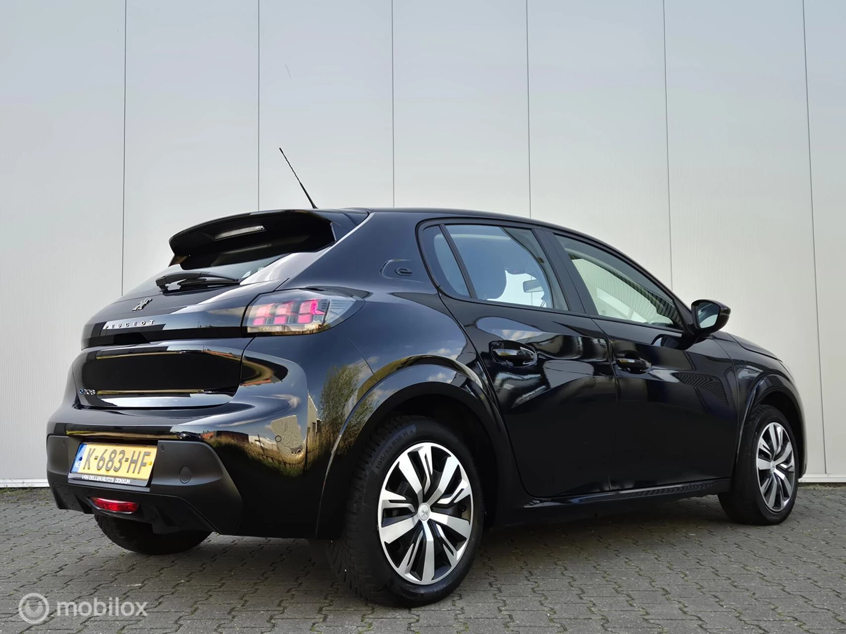 Hoofdafbeelding Peugeot e-208