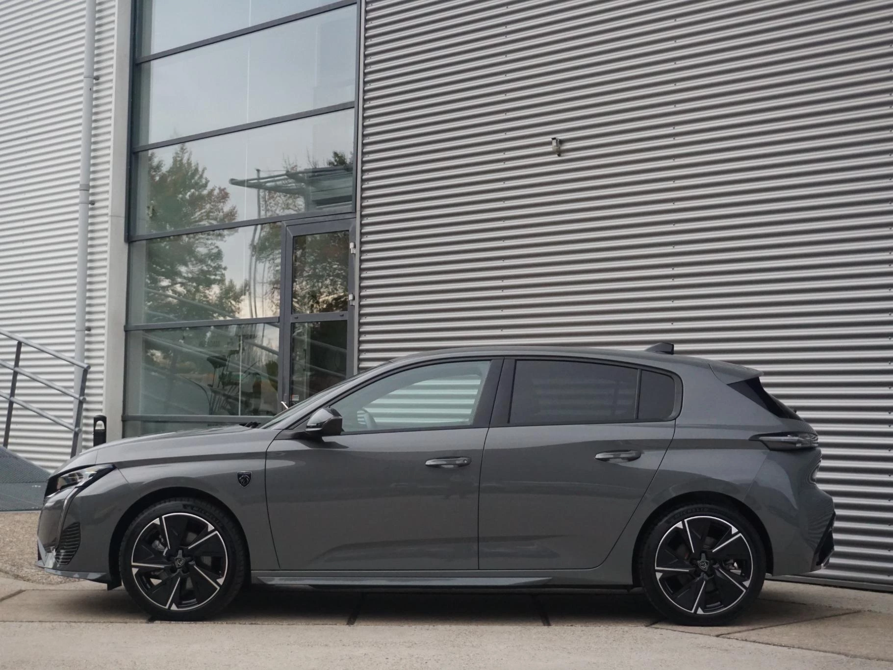 Hoofdafbeelding Peugeot e-308