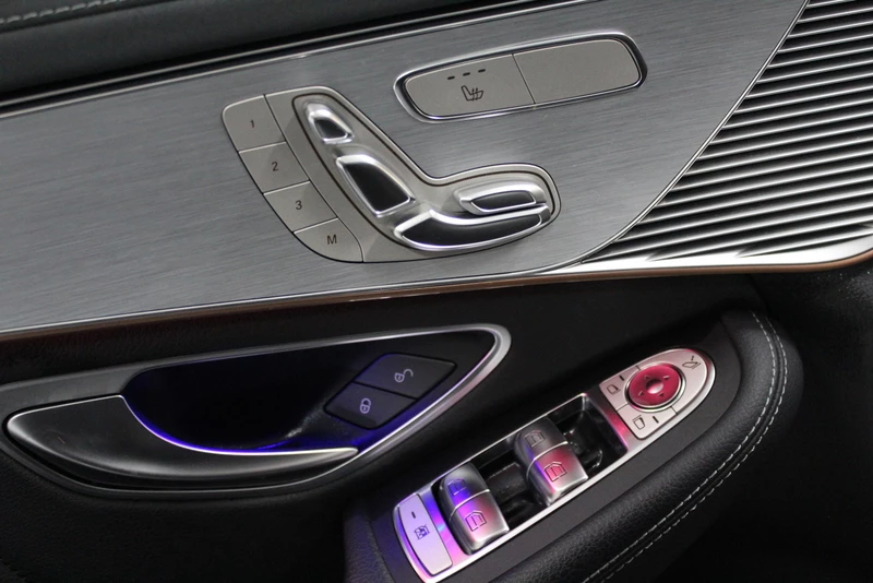 Hoofdafbeelding Mercedes-Benz EQC