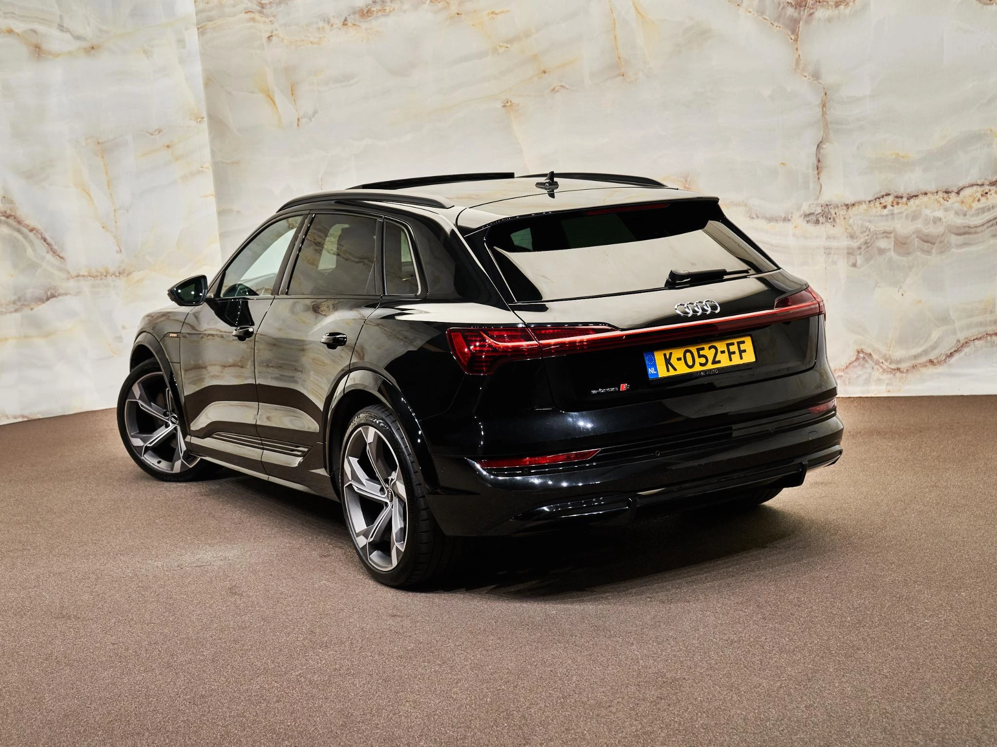 Hoofdafbeelding Audi e-tron
