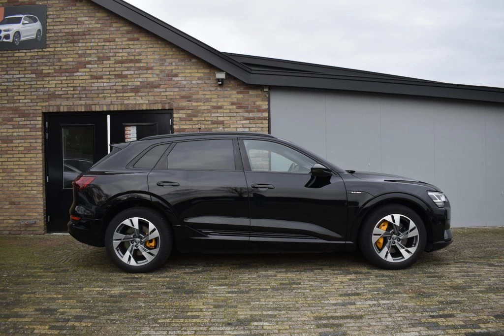 Hoofdafbeelding Audi e-tron