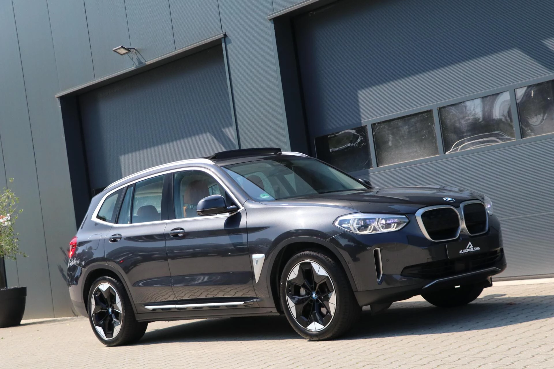 Hoofdafbeelding BMW iX3