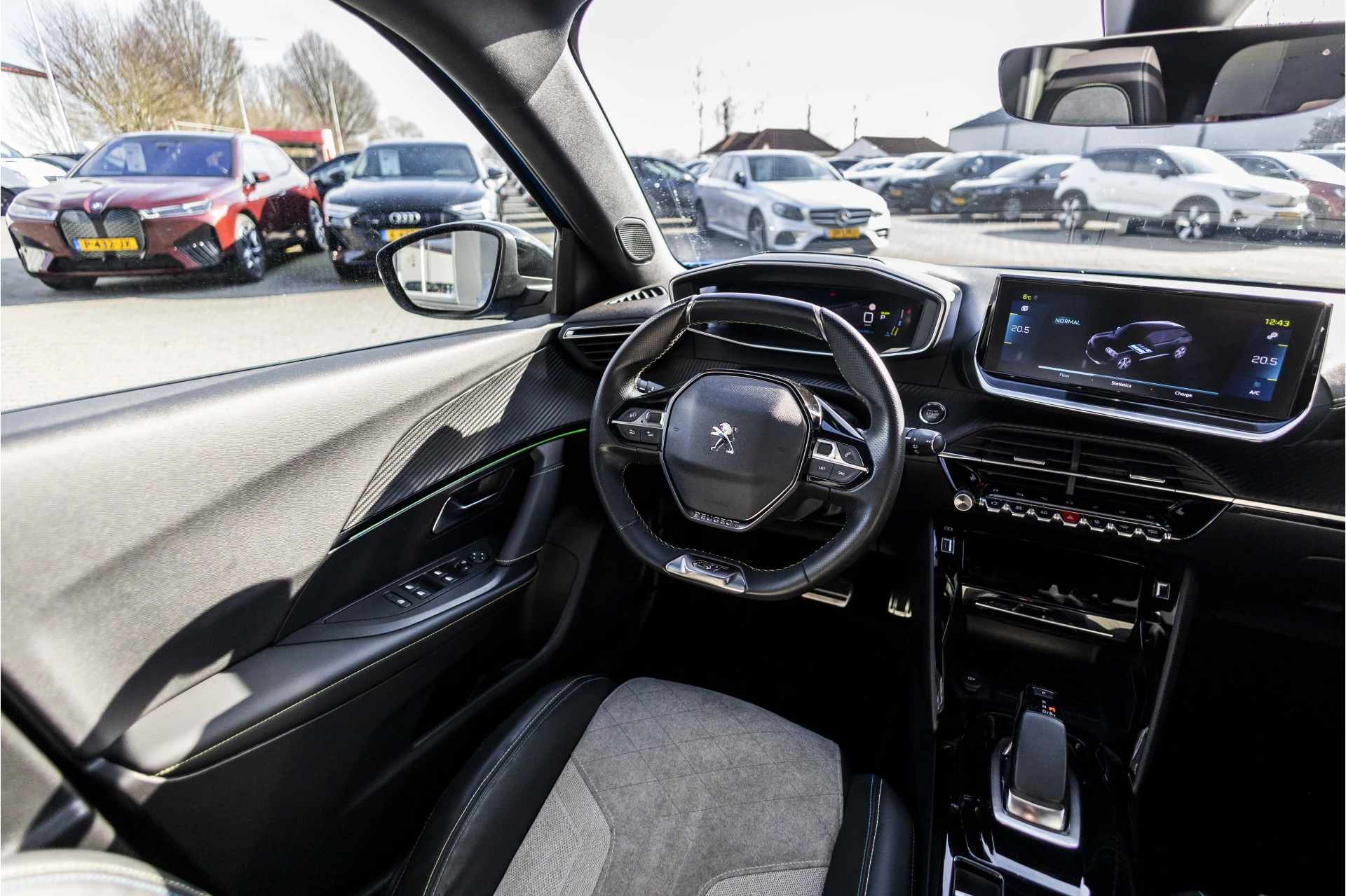 Hoofdafbeelding Peugeot e-2008