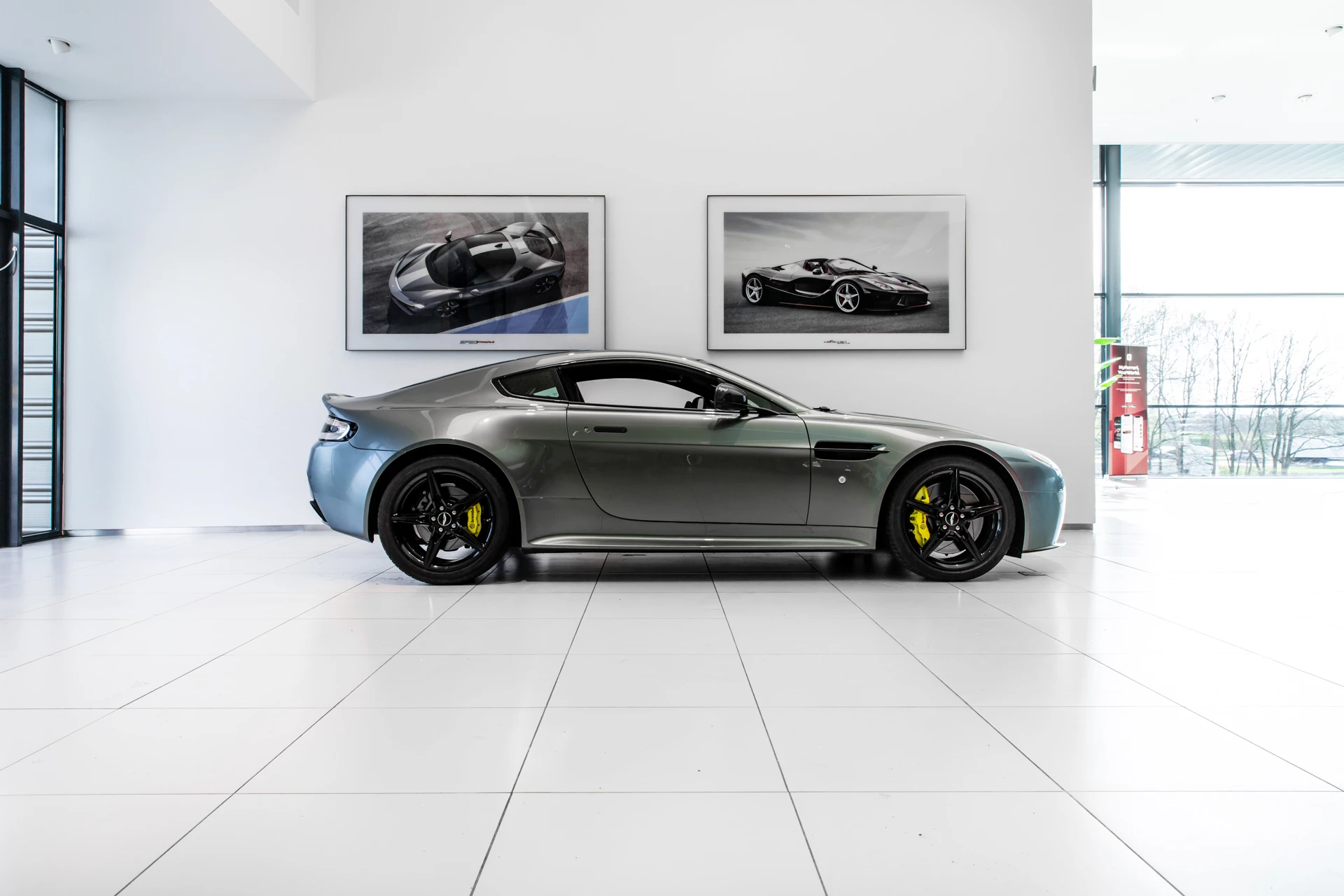 Hoofdafbeelding Aston Martin V8 Vantage