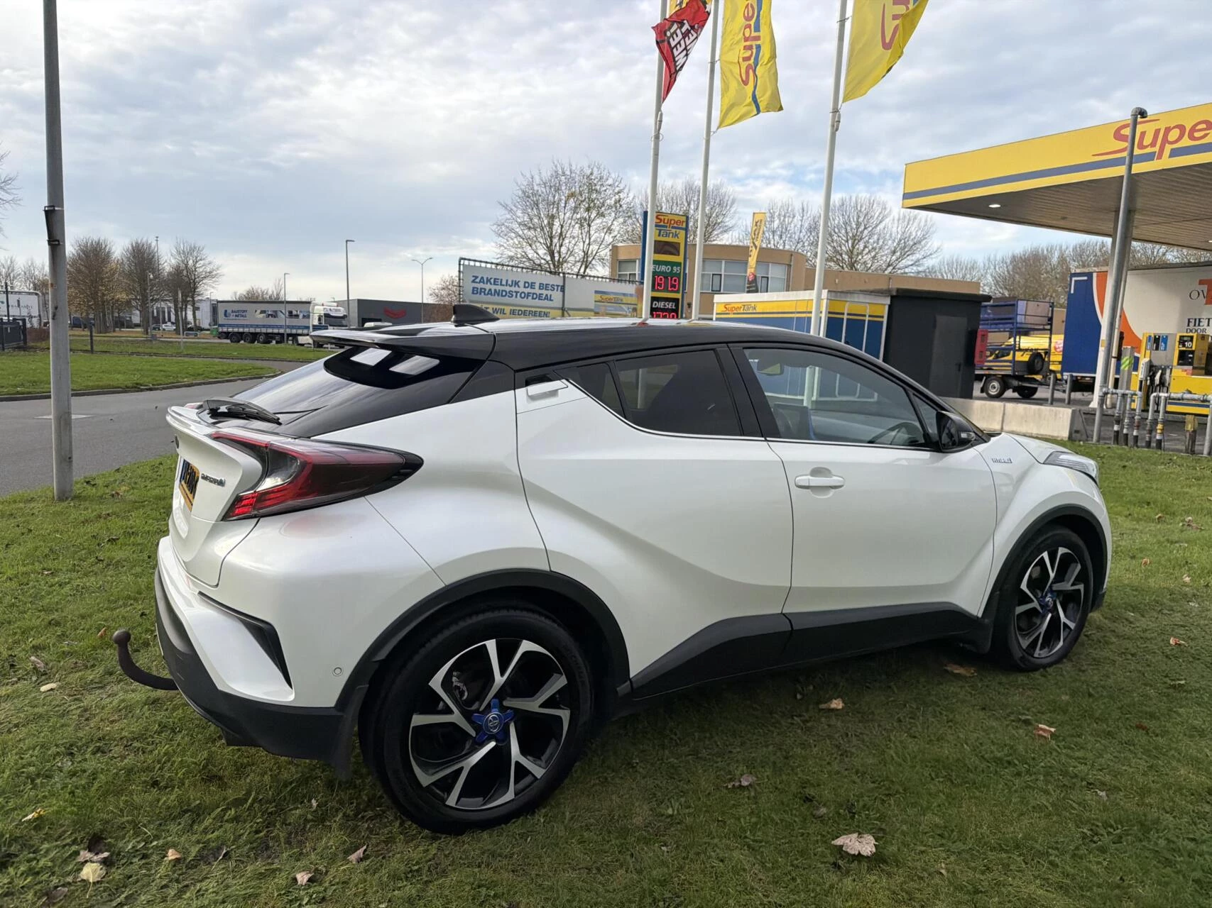 Hoofdafbeelding Toyota C-HR