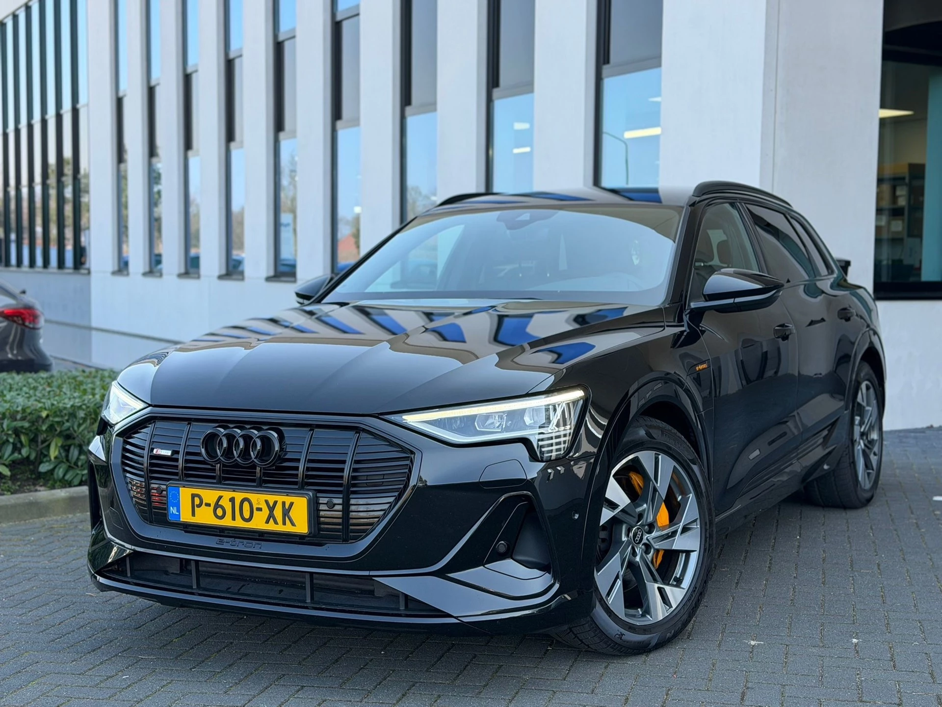 Hoofdafbeelding Audi e-tron