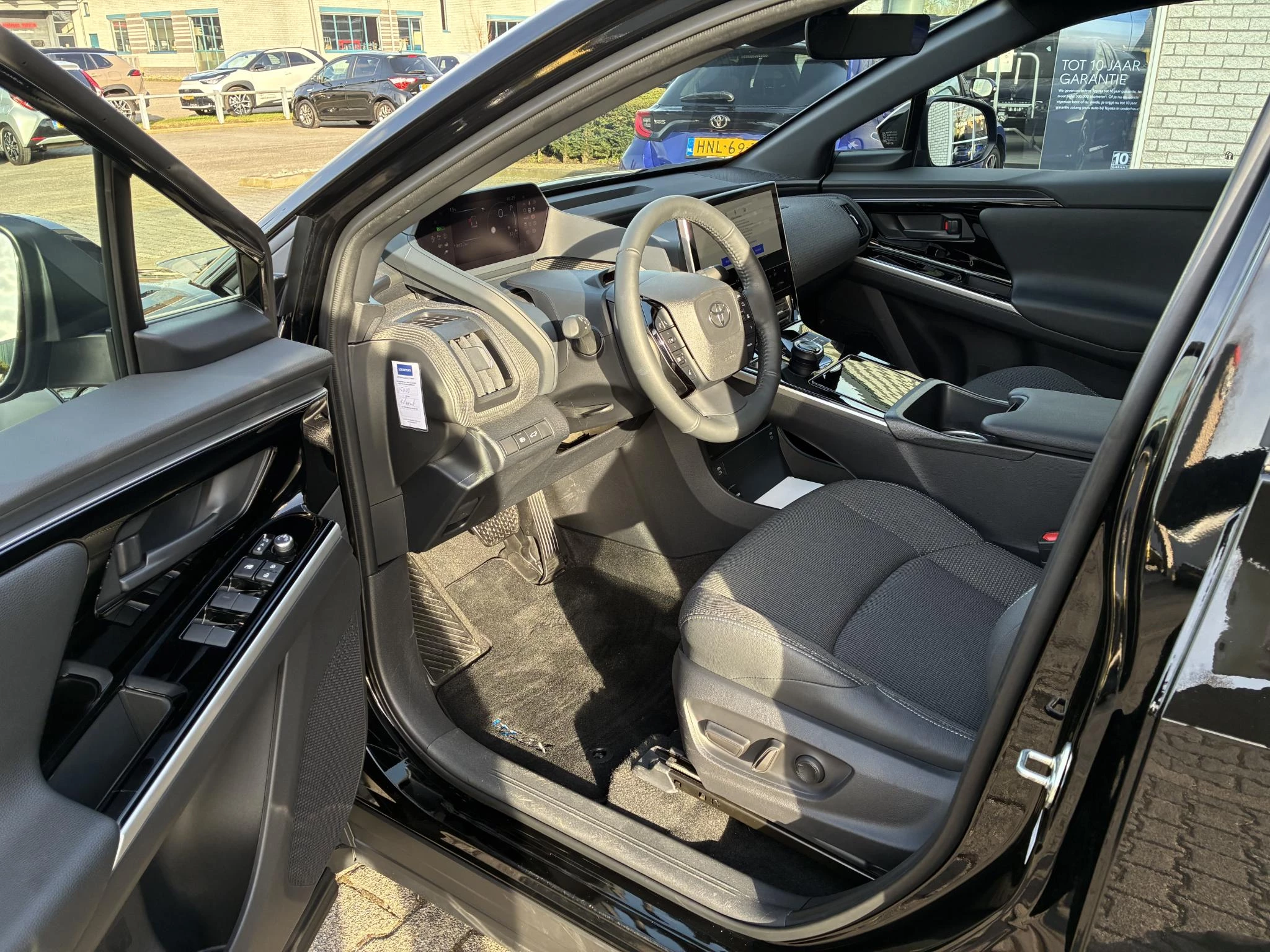 Hoofdafbeelding Toyota bZ4X