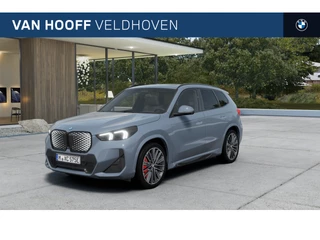 BMW iX1 xDrive30 High Executive M Sport / Trekhaak / Sportstoelen / Parking Assistant Professional / M Adaptief onderstel / Comfort Access / Head-Up / Adaptieve LED