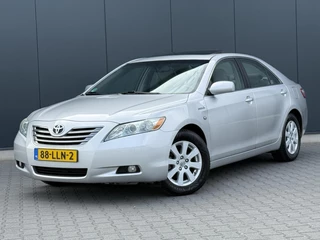 Hoofdafbeelding Toyota Camry Toyota Camry 2.4 Hybrid Leder - Schuifdak - Unieke Auto - Complete Historie