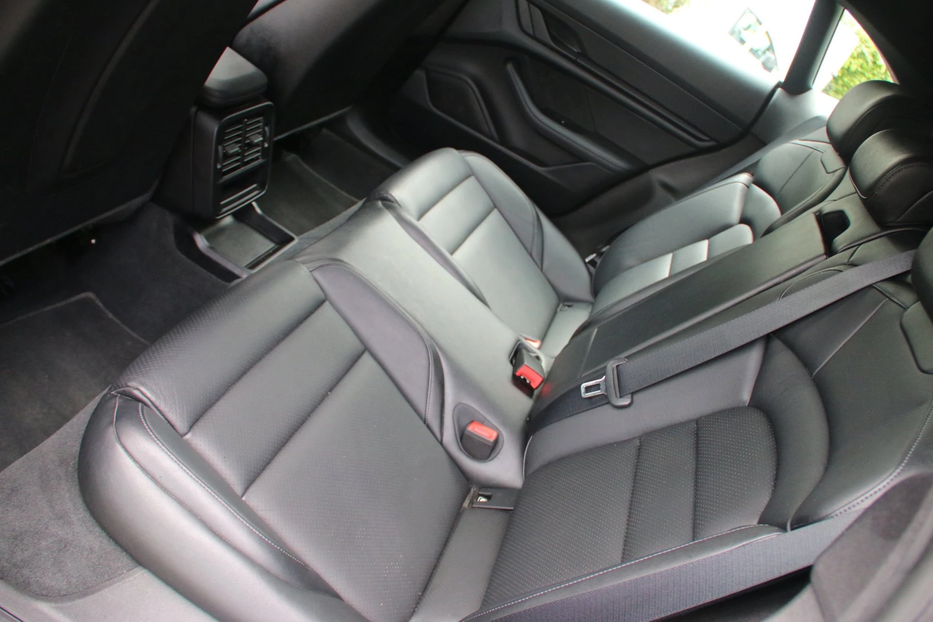 Hoofdafbeelding Porsche Taycan