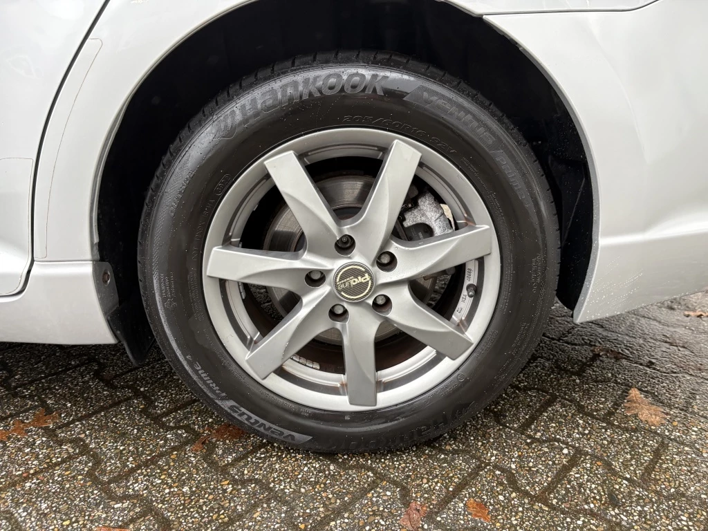 Hoofdafbeelding Toyota Avensis