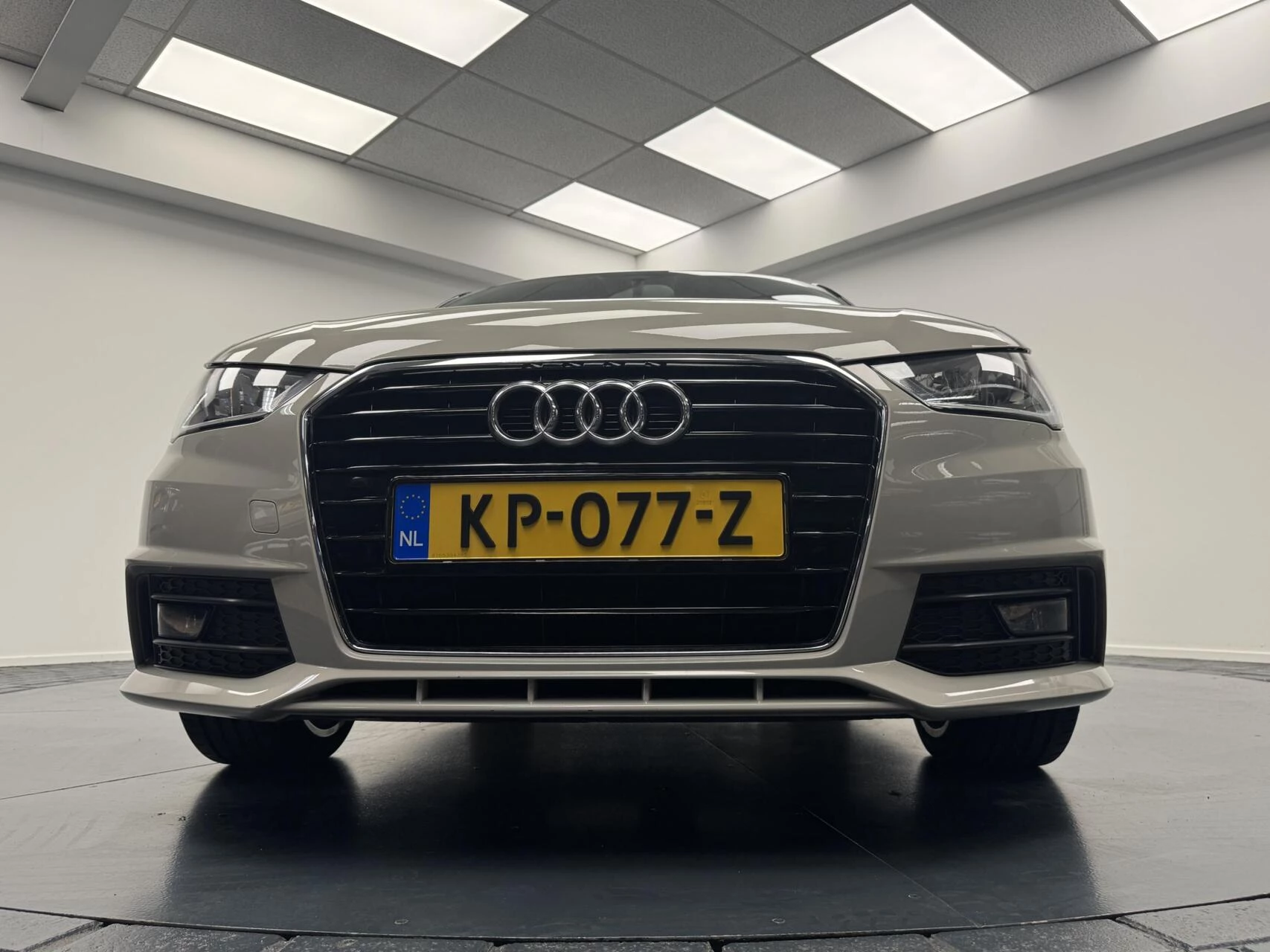 Hoofdafbeelding Audi 1.0 TFSi S-Line Airco-Navigatie-Cr.contr-Lm17''velgen