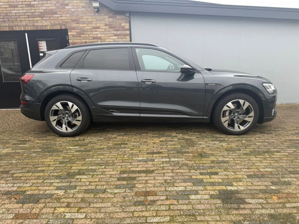 Hoofdafbeelding Audi e-tron