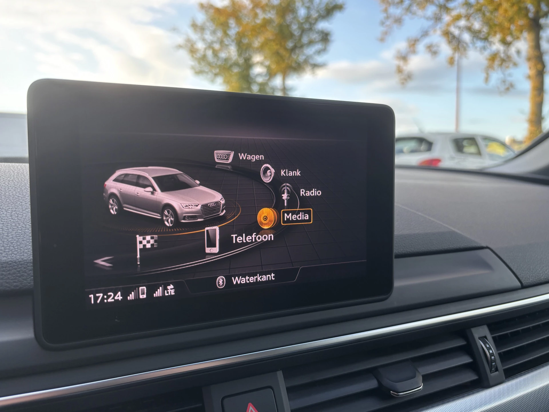 Hoofdafbeelding Audi A4