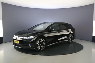 Hoofdafbeelding Volkswagen ID.7 Volkswagen ID.7 Tourer GTX Business 340pk Automaat Trekhaak, Panoramadak, Adaptive cruise control, Harman Kardon audio, 360 camera, Elektrische achterklep, Achteruitrijcamera