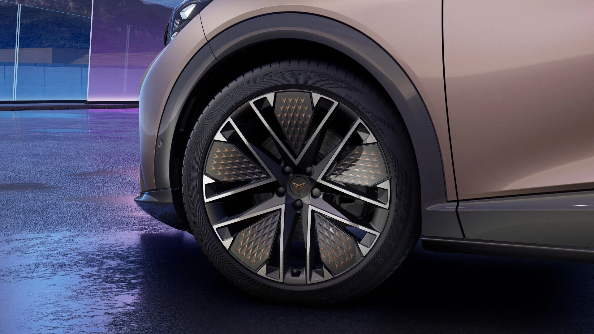 Hoofdafbeelding CUPRA Tavascan