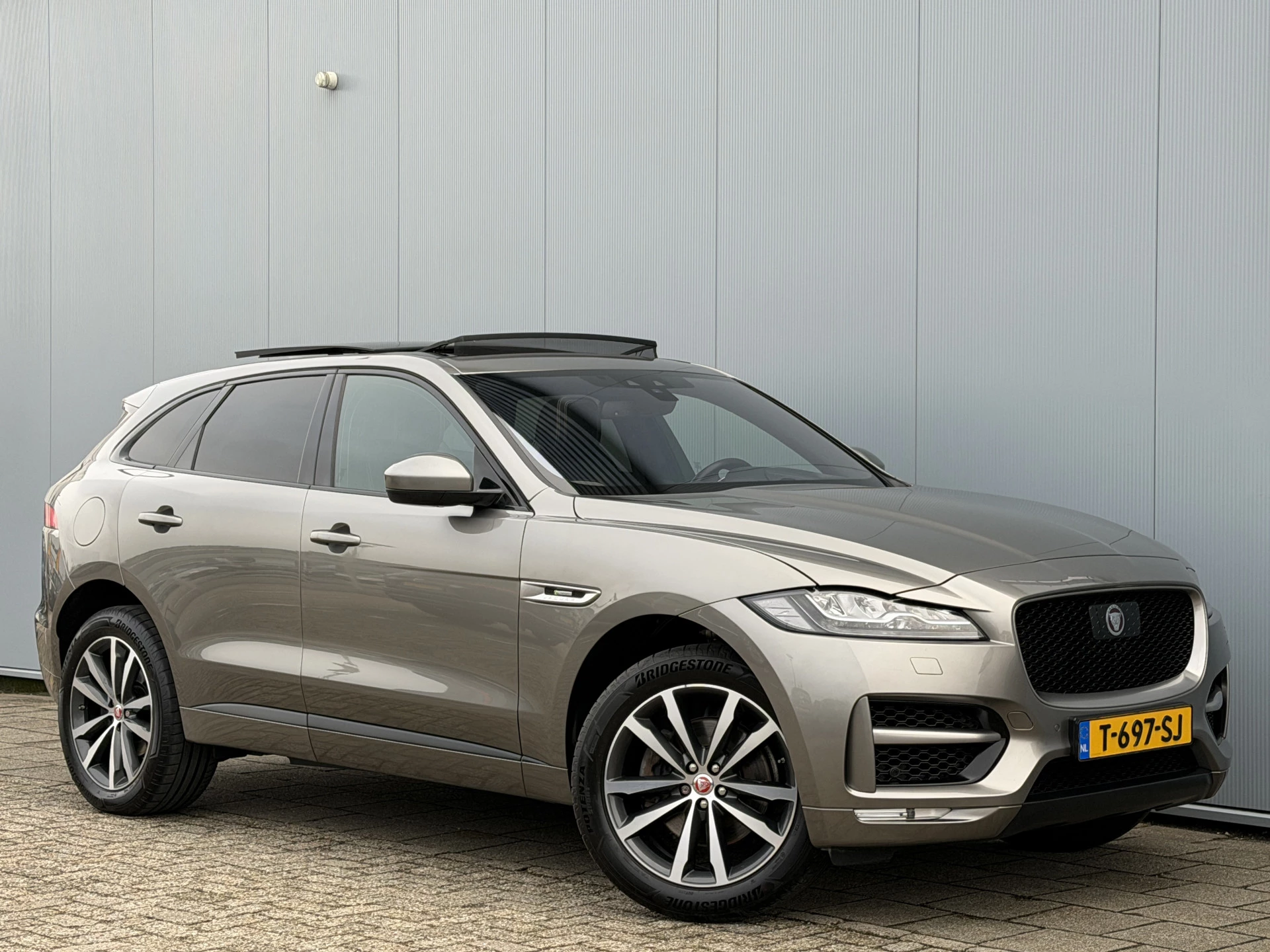 Hoofdafbeelding Jaguar F-PACE