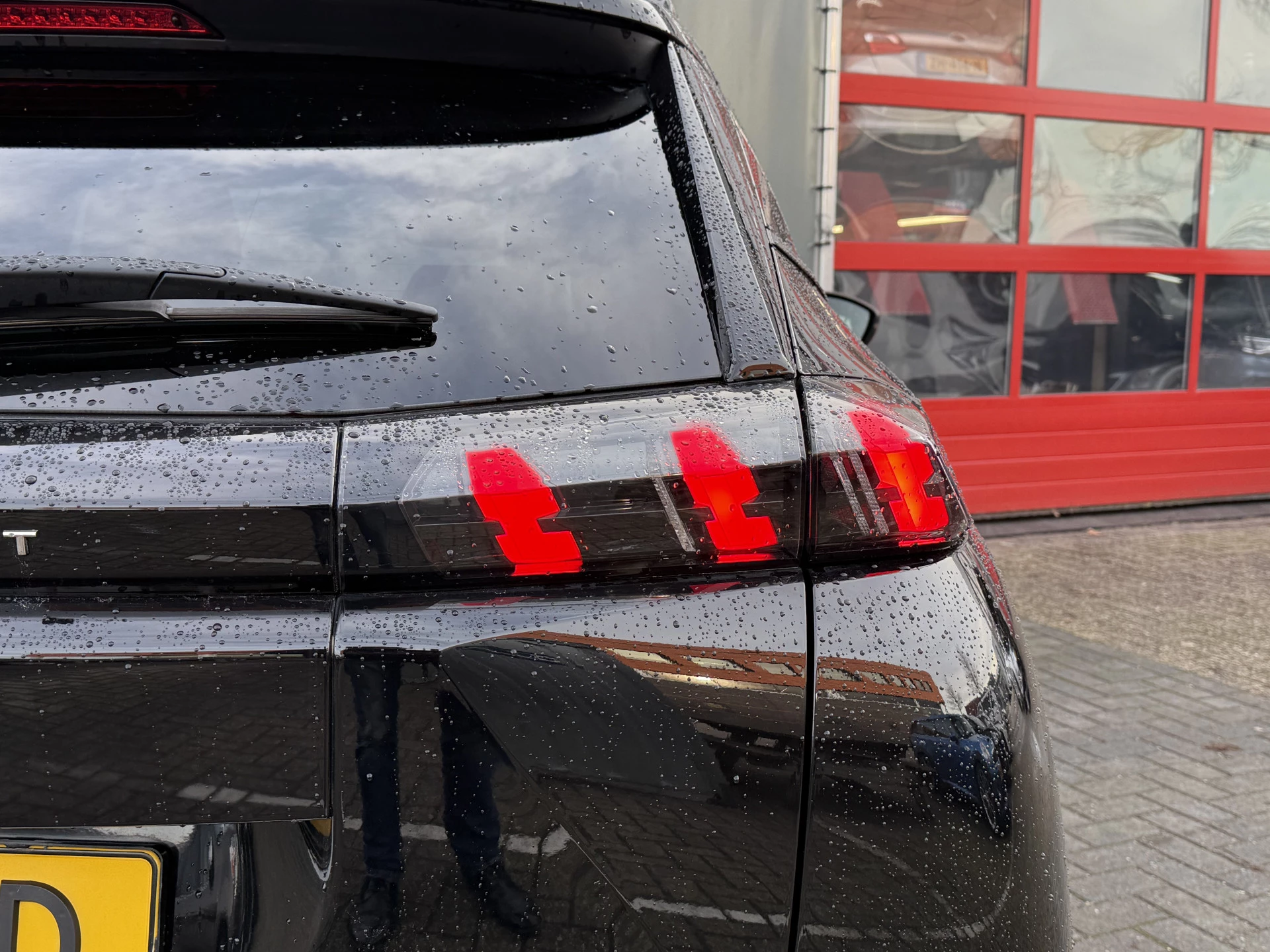 Hoofdafbeelding Peugeot e-2008