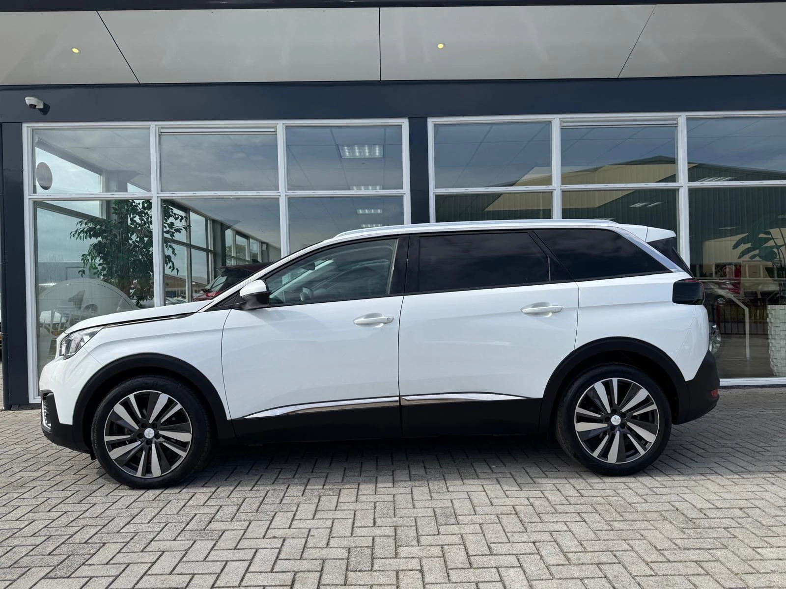 Hoofdafbeelding Peugeot 5008