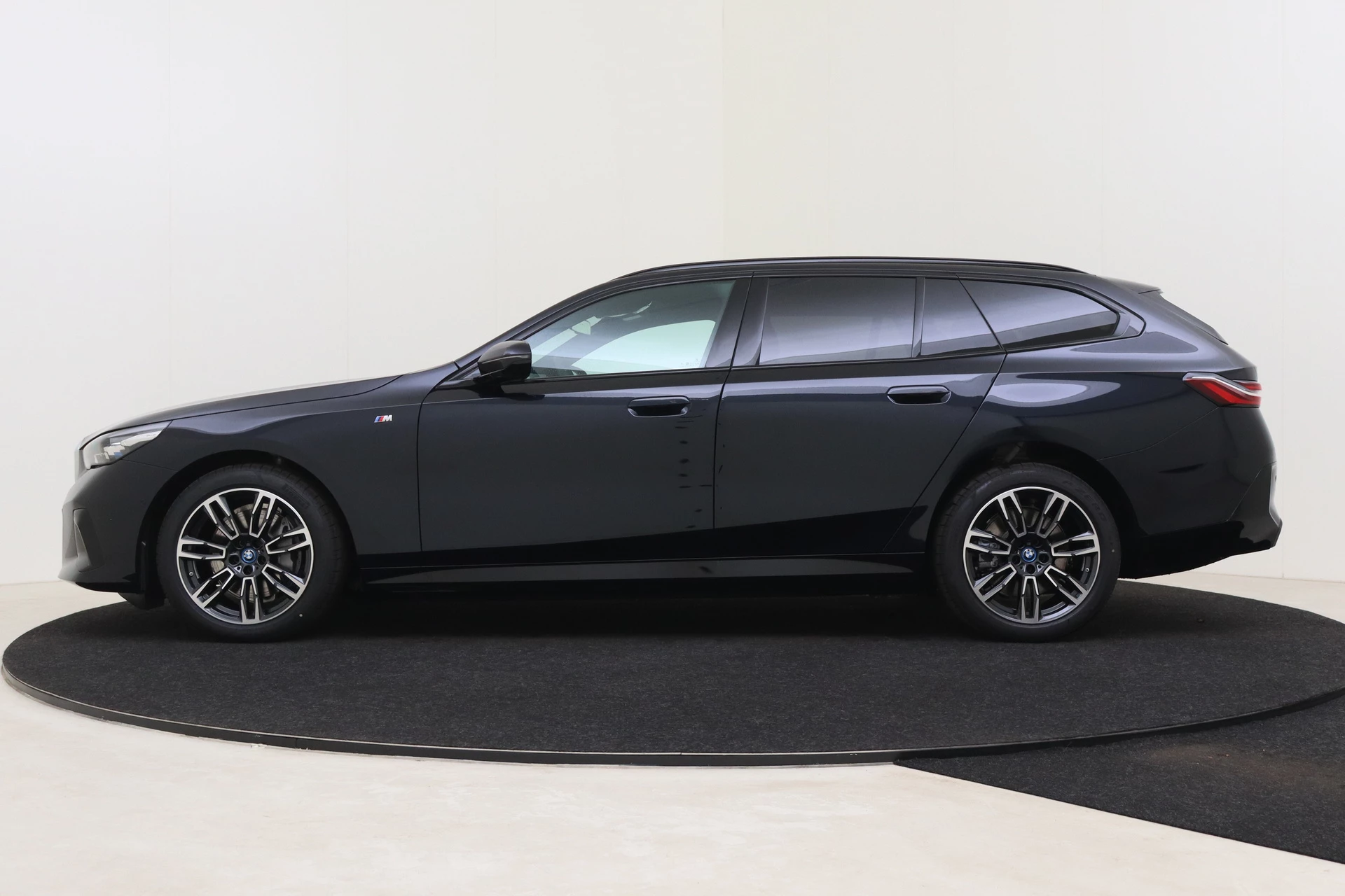 Hoofdafbeelding BMW i5