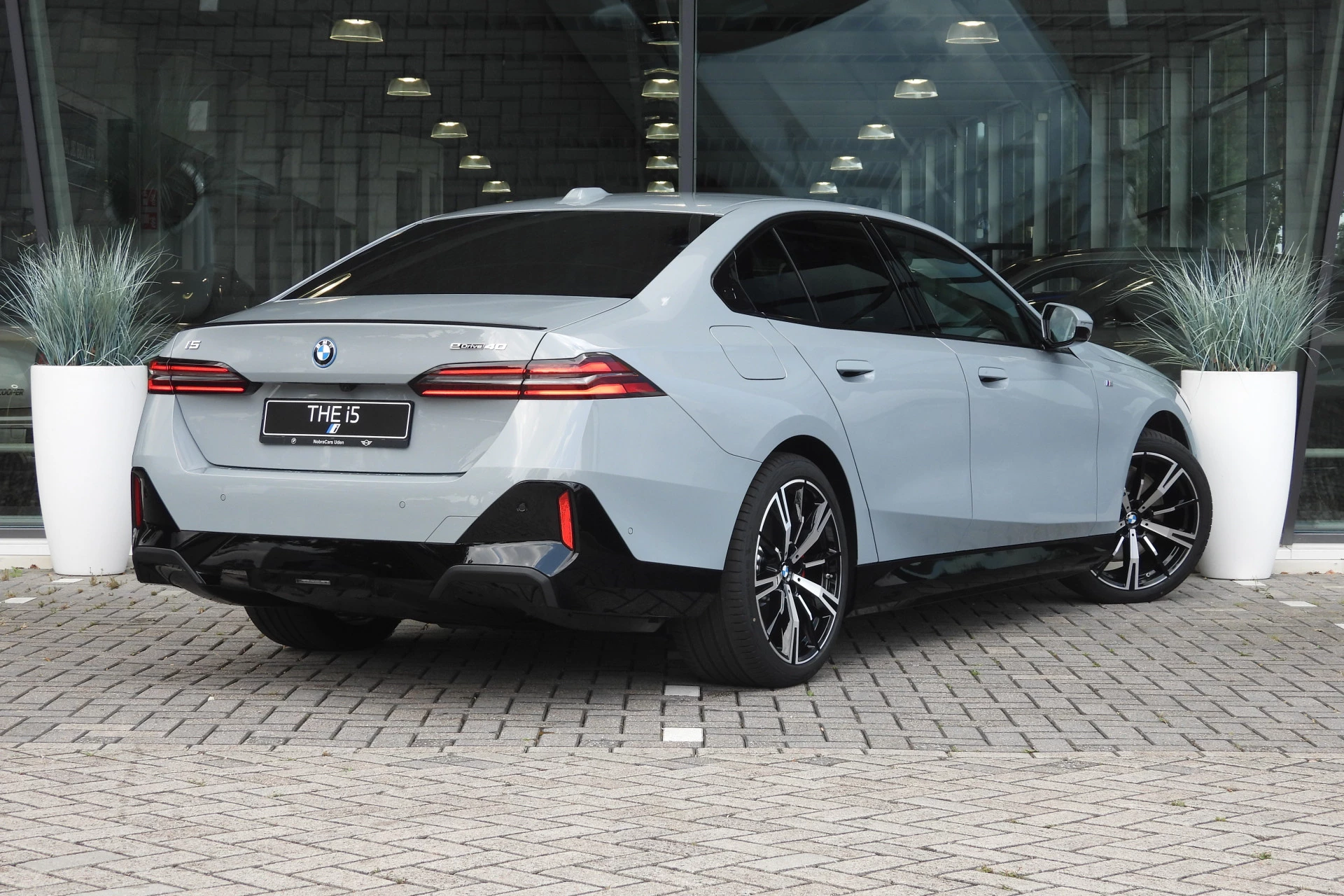 Hoofdafbeelding BMW i5
