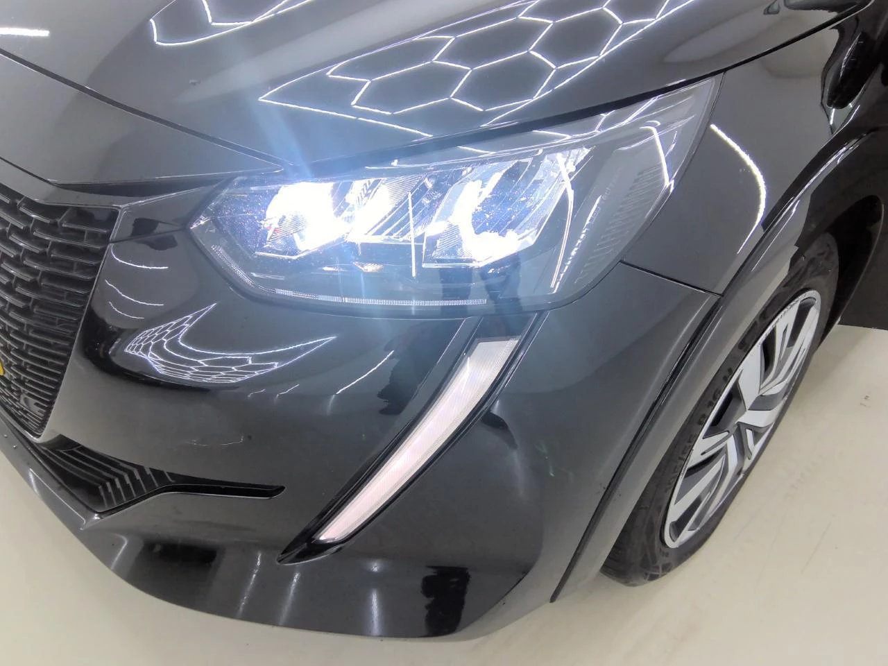 Hoofdafbeelding Peugeot e-208