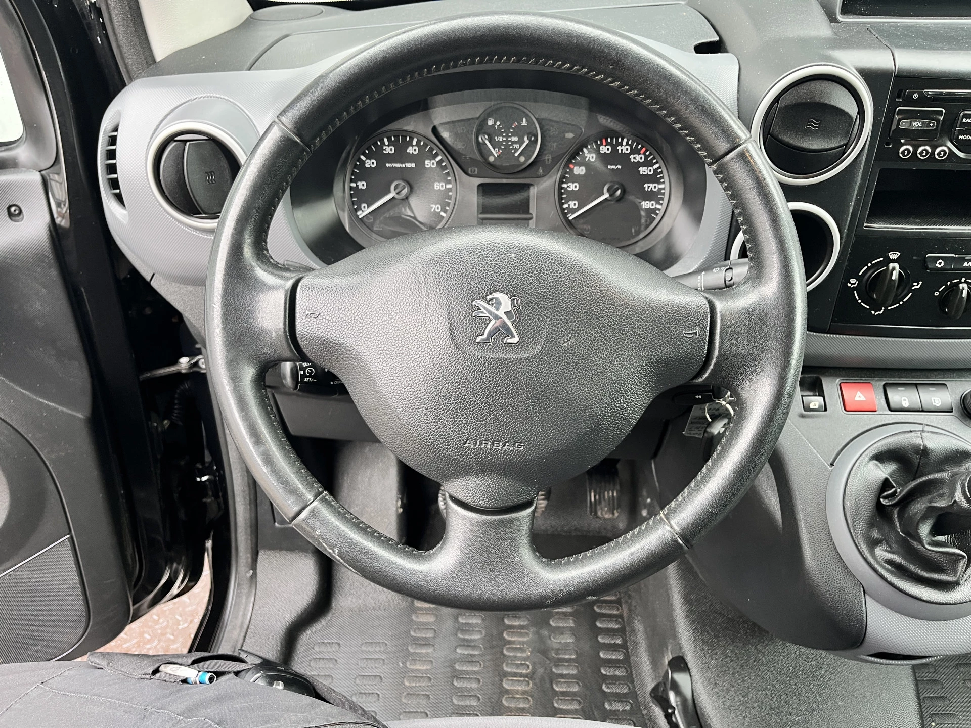 Hoofdafbeelding Peugeot Partner