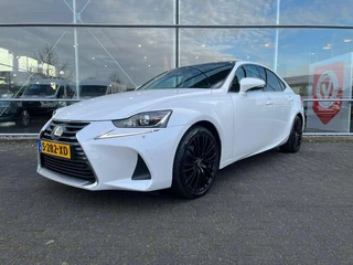 Hoofdafbeelding Lexus IS Lexus IS 300h Hybrid Afnm-Trekhaak/Lane/Cruise/Camera/Nav.